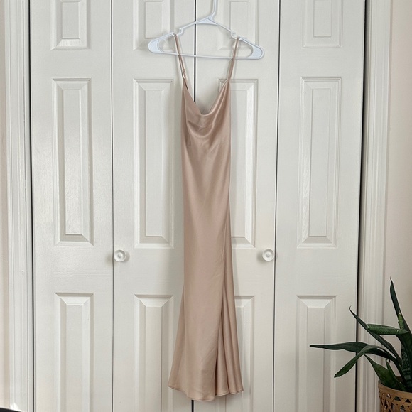 NWT Show Me Your Mumu Verona Cowl Dress Champagne Lux Silk Size M - Picture 3 of 9